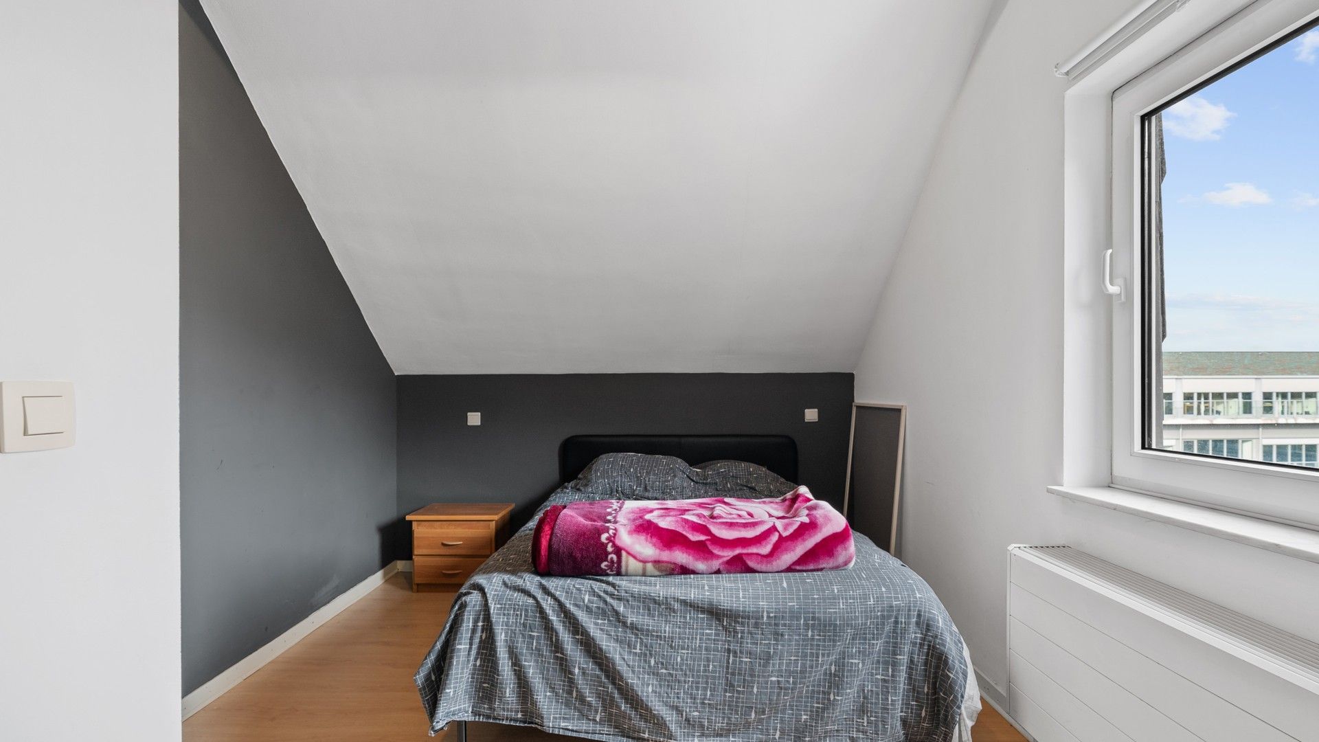 Instapklaar appartement met 2 slpkrs in Genk centrum foto 18