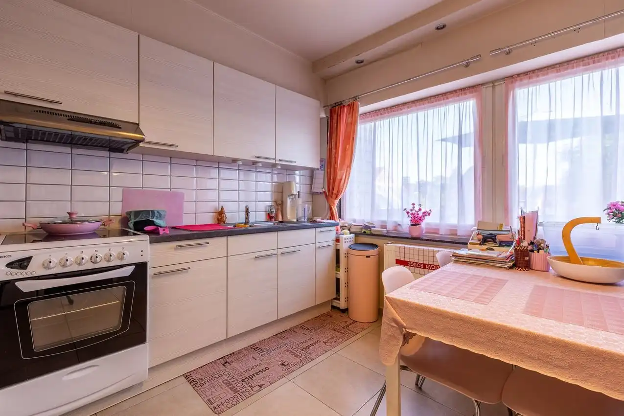 Gerenoveerde bel-etagewoning met 3 slk foto 5