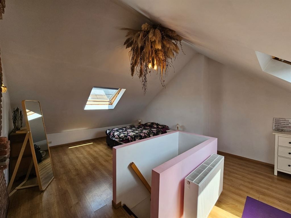 prachtig gerenoveerde en bemeubelde woning foto 21