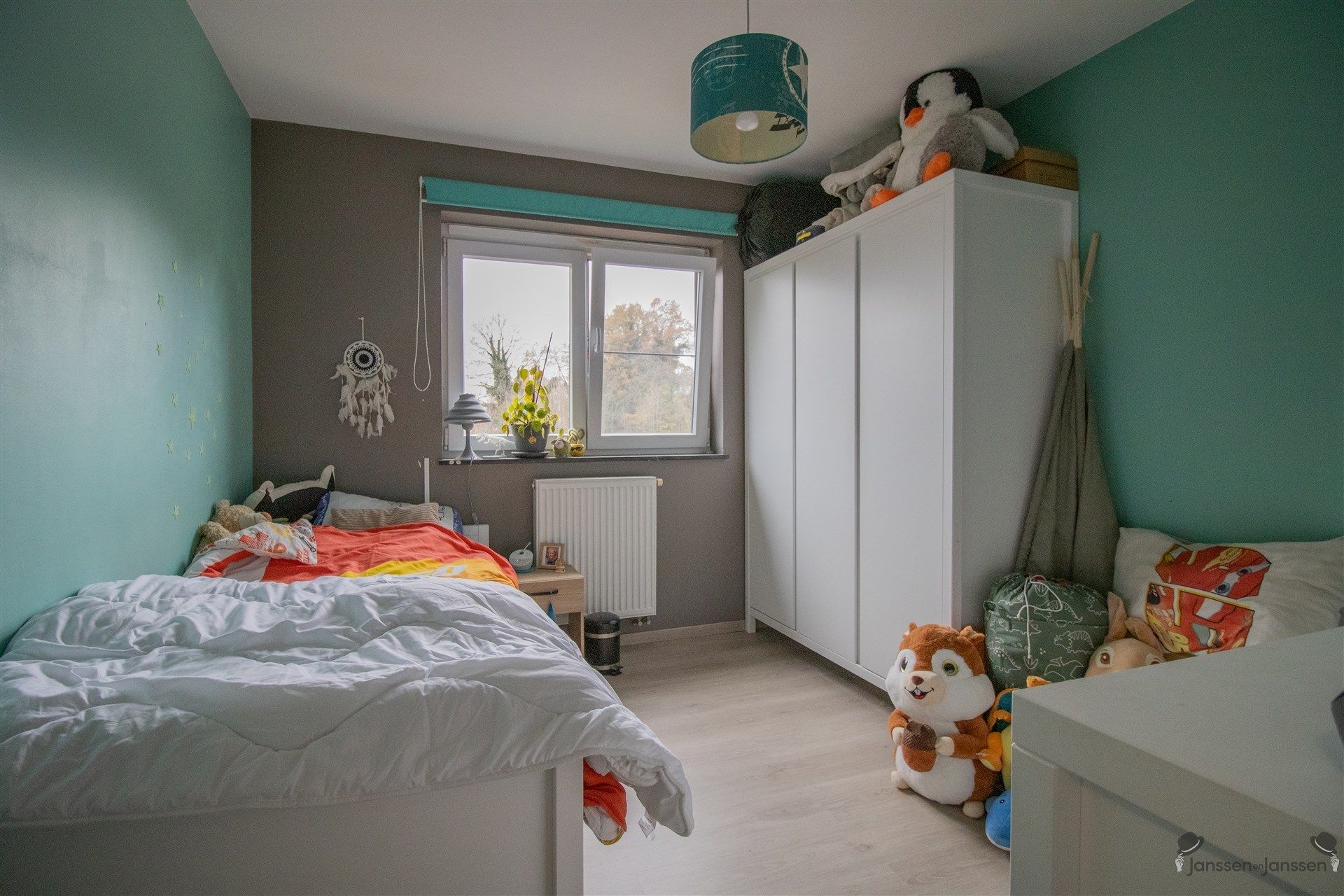 Rustig gelegen woning met 3 slaapkamers en inpandige garage op 223 m² foto 6