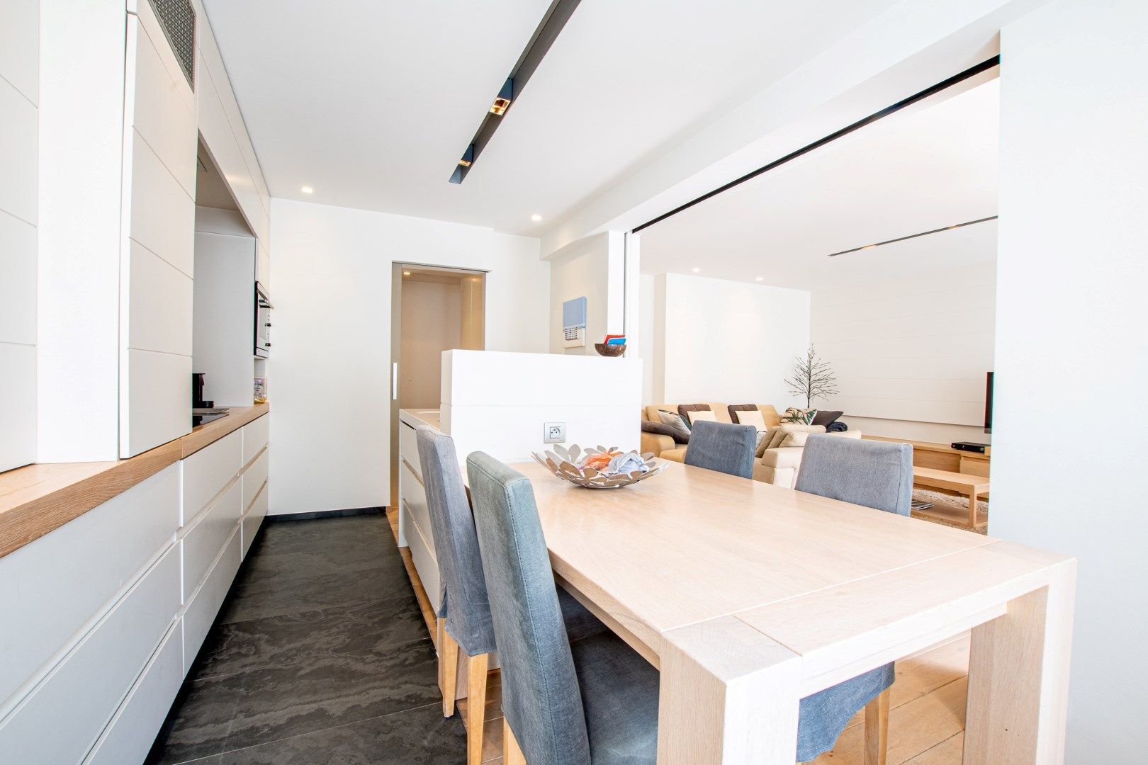 Mooi gemeubeld appartement in het Zoute nabij het Driehoeksplein en de Zeedijk! foto 4