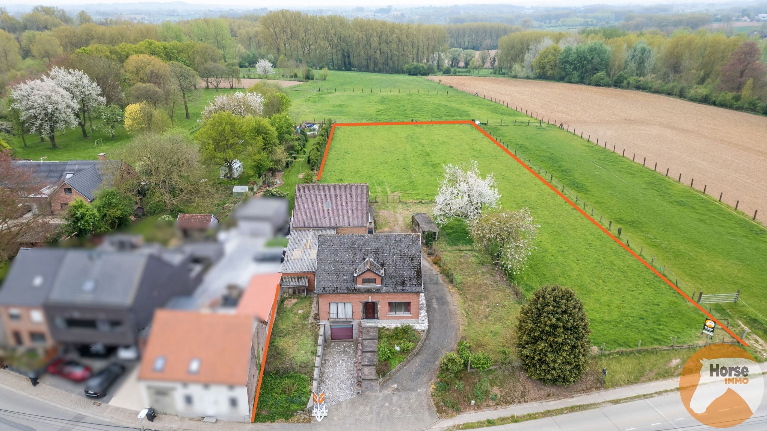Hoofdfoto van de publicatie: HERZELE - Woning met bijgebouw op 55are