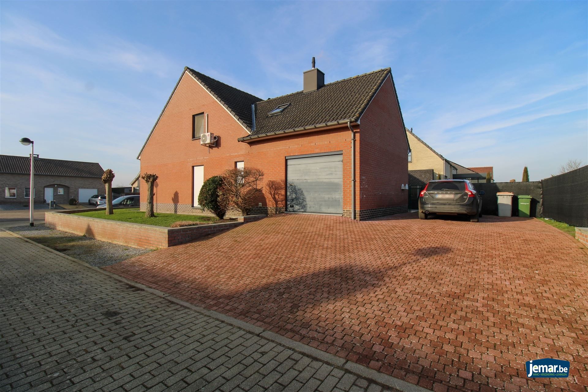 Instapklare gezinswoning met 4 slaapkamers, 2 badkamers in kindvriendelijke, rustige omgeving! foto 3
