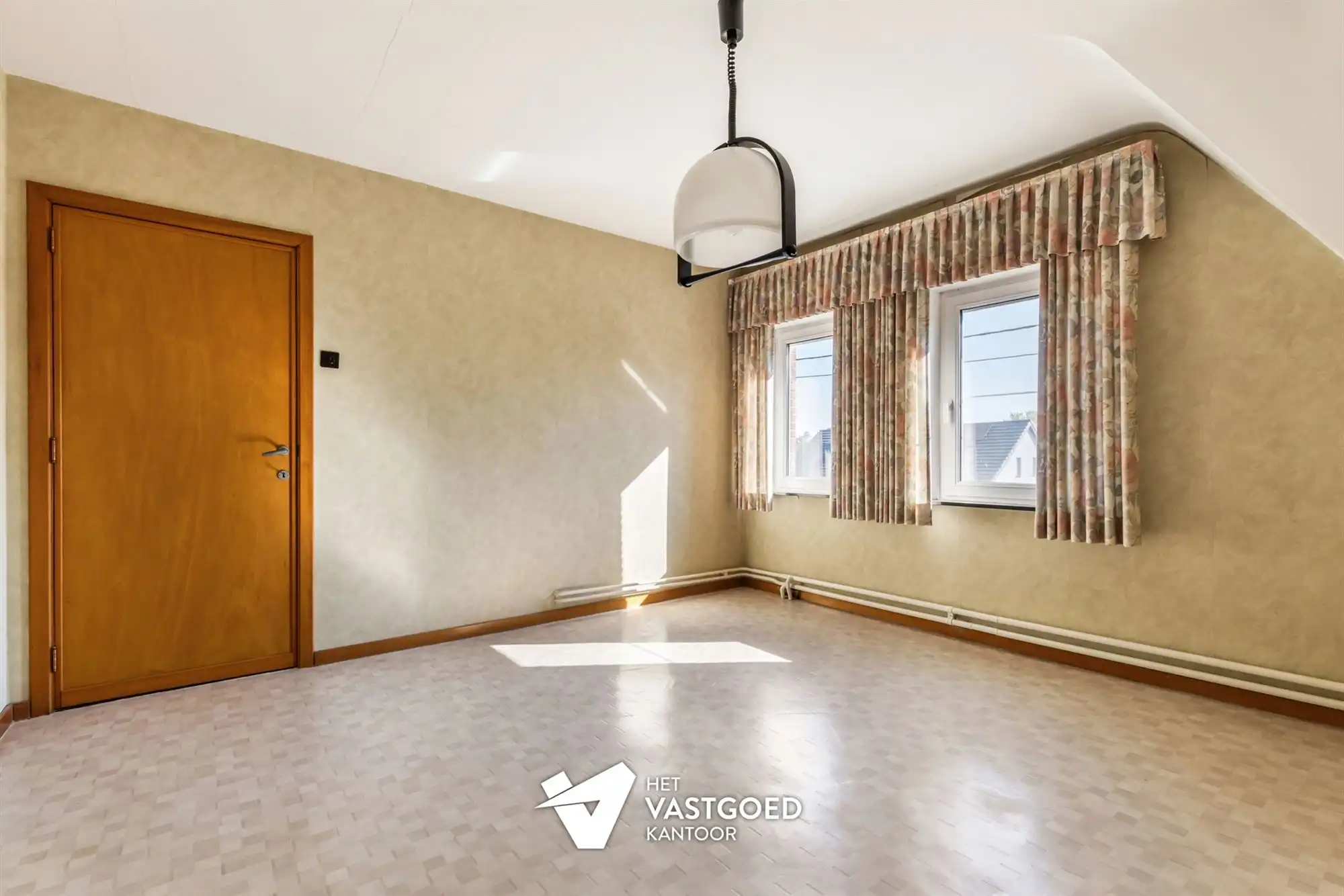 WONING MET POTENTIEEL (155M²) MET 3 SLAAPKAMERS EN GARAGE OP EEN PERCEEL VAN 12 ARE TE TESSENDERLO foto 14