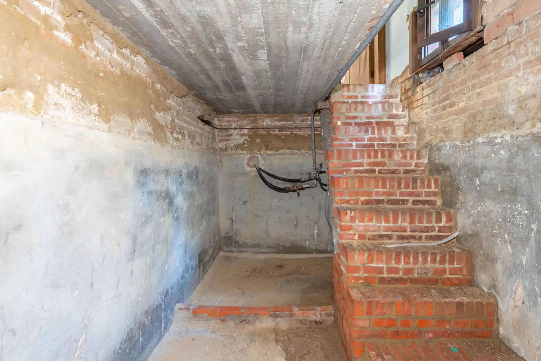 Te renoveren woning op een mooi en gunstig gelegen perceel van in totaal 6.449 m². foto 25