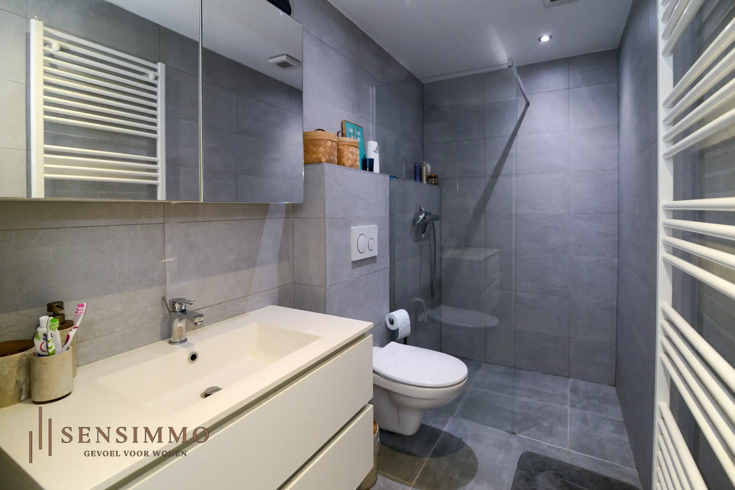 Recent gerenoveerde Tuinwijkwoning met 4 slaapkamers te Genk  foto 18