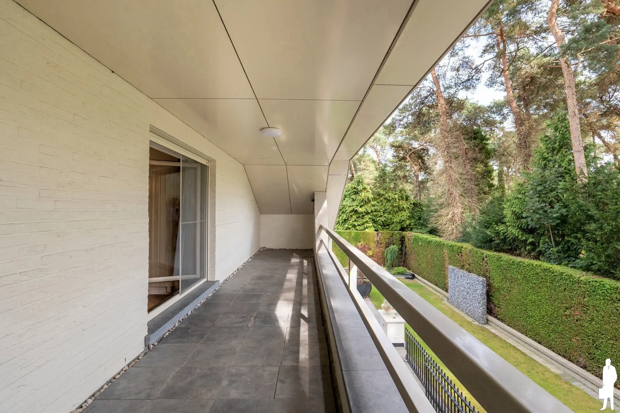 Riante villa (maar liefst 454m² woonopp.) vlakbij Nederland foto 14