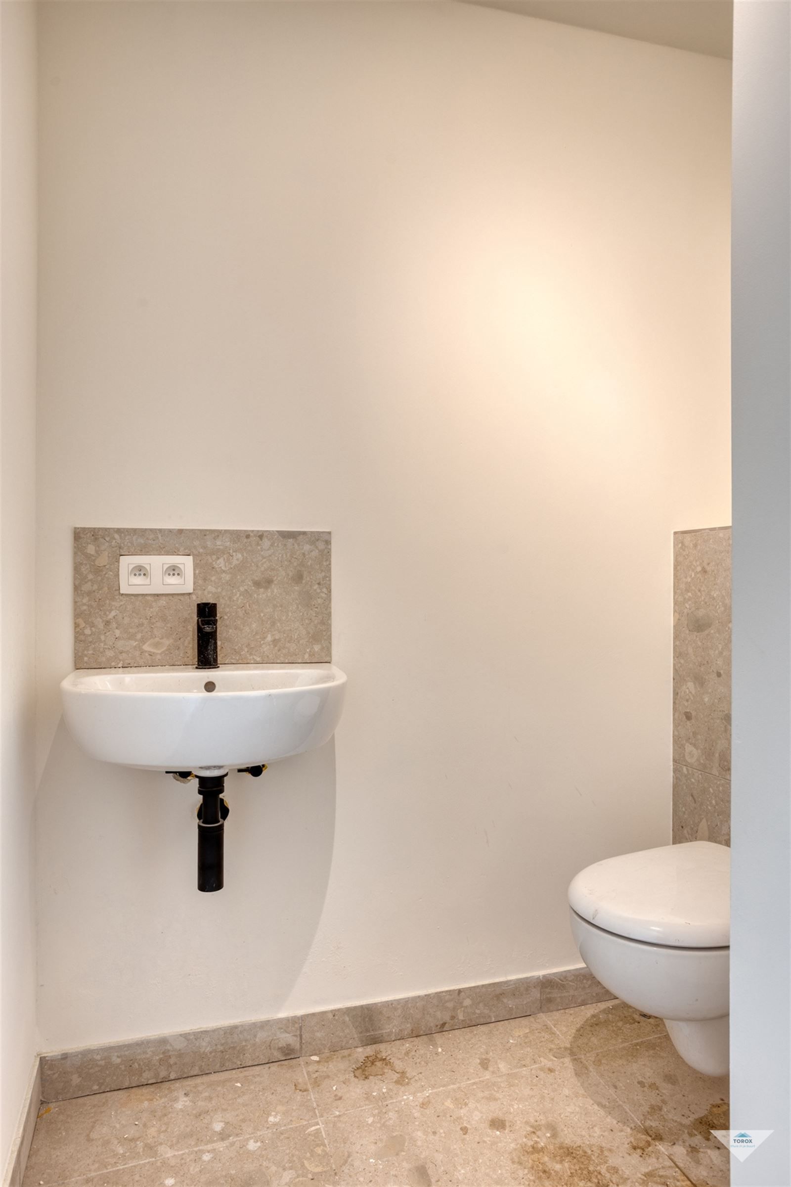 Instapklaar nieuwbouw-studentenhuis met 5 bemeubelde kamers foto 4