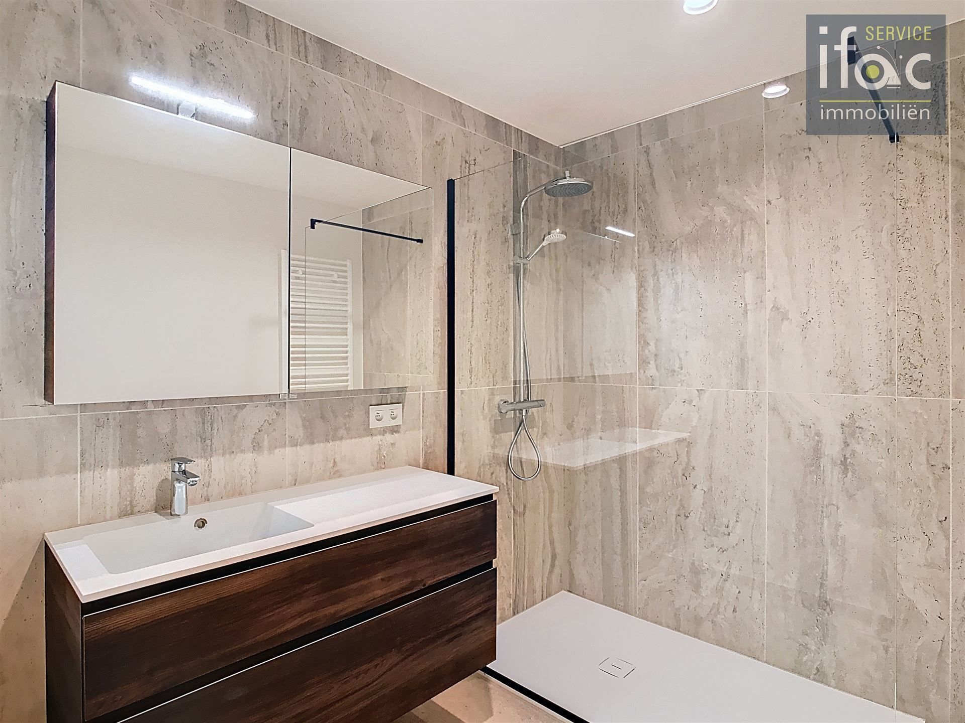 Modern en energiezuinig appartement met terras foto 10