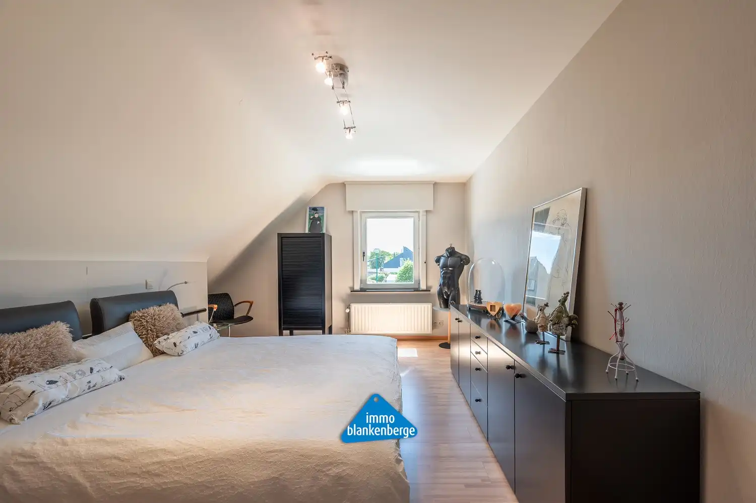 Instapklare Gezinsvilla met Tuin op Rustige en Centrale Ligging foto 23