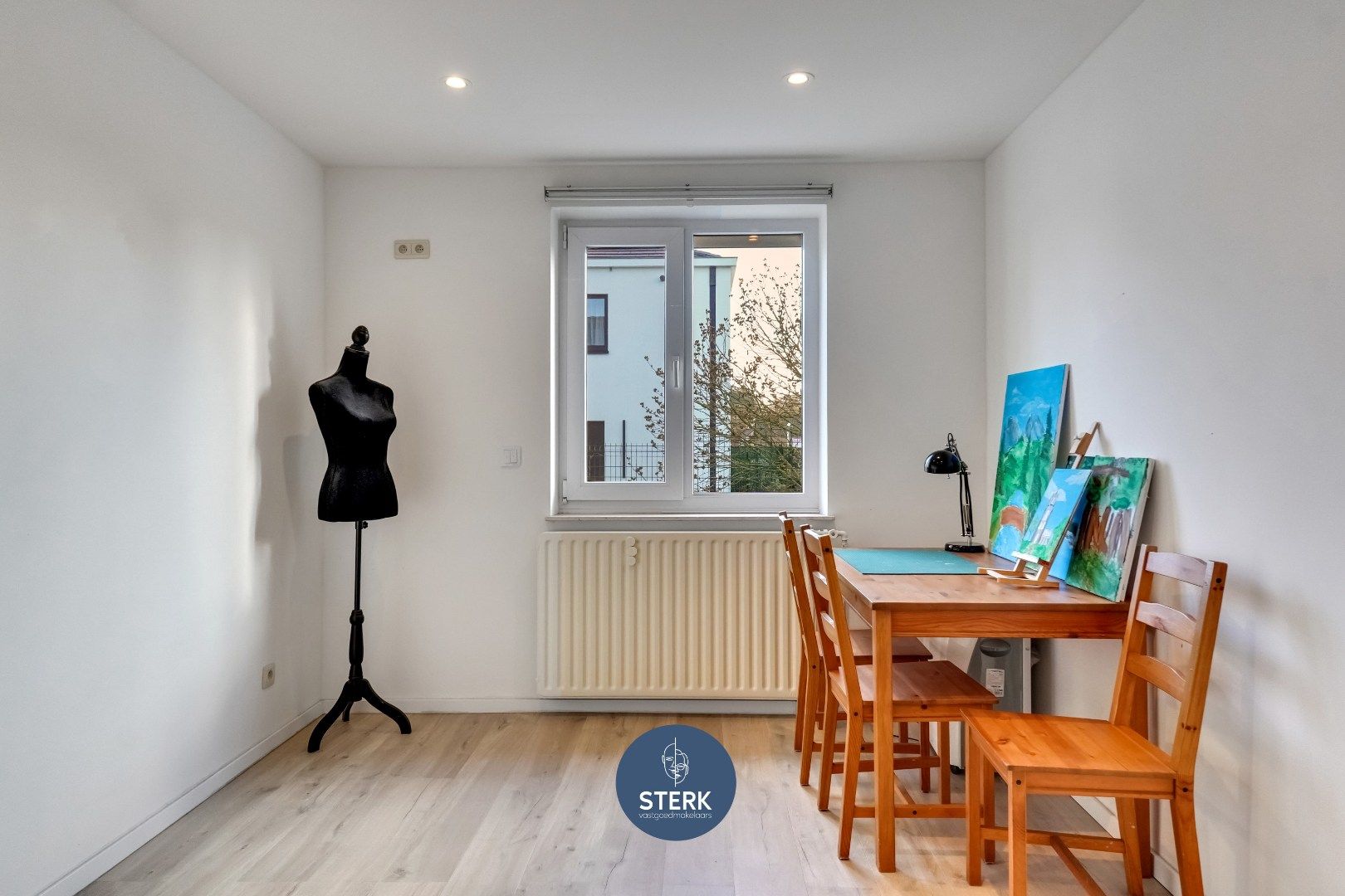 GELIJKVLOERSE WONING MET 4 SLPKS, 2 BADKAMERS EN GROTE TUIN TE ZUTENDAAL !  foto 15