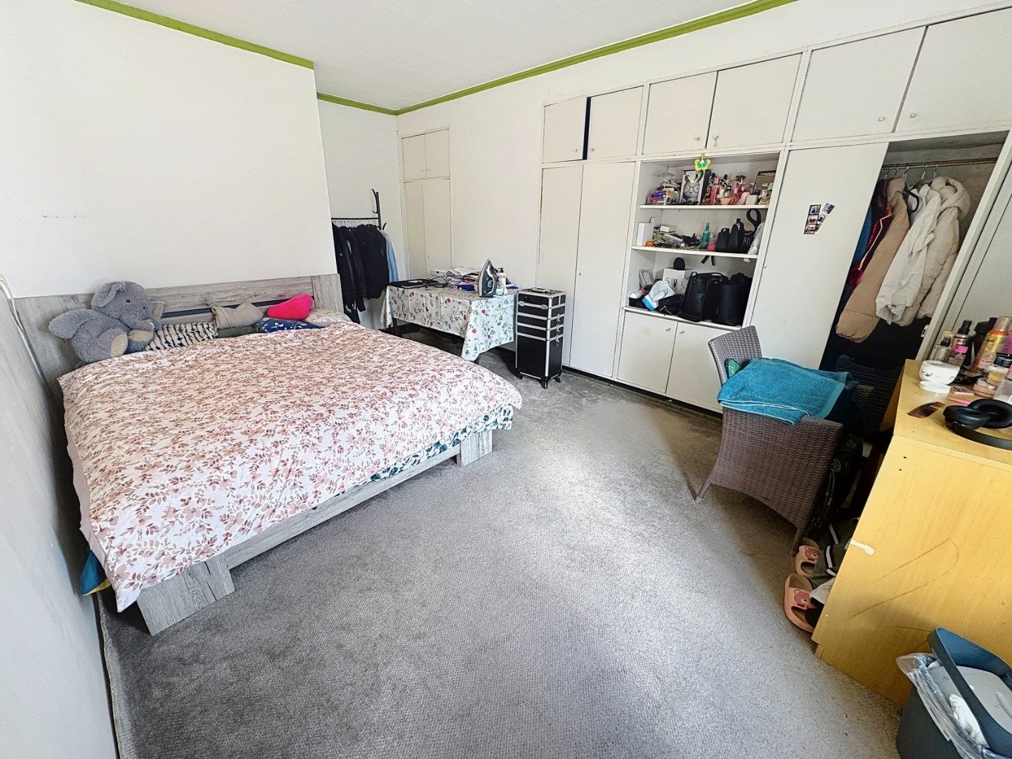 Ruime standaard rijwoning met 4 slaapkamers in het historische Brugge foto 10
