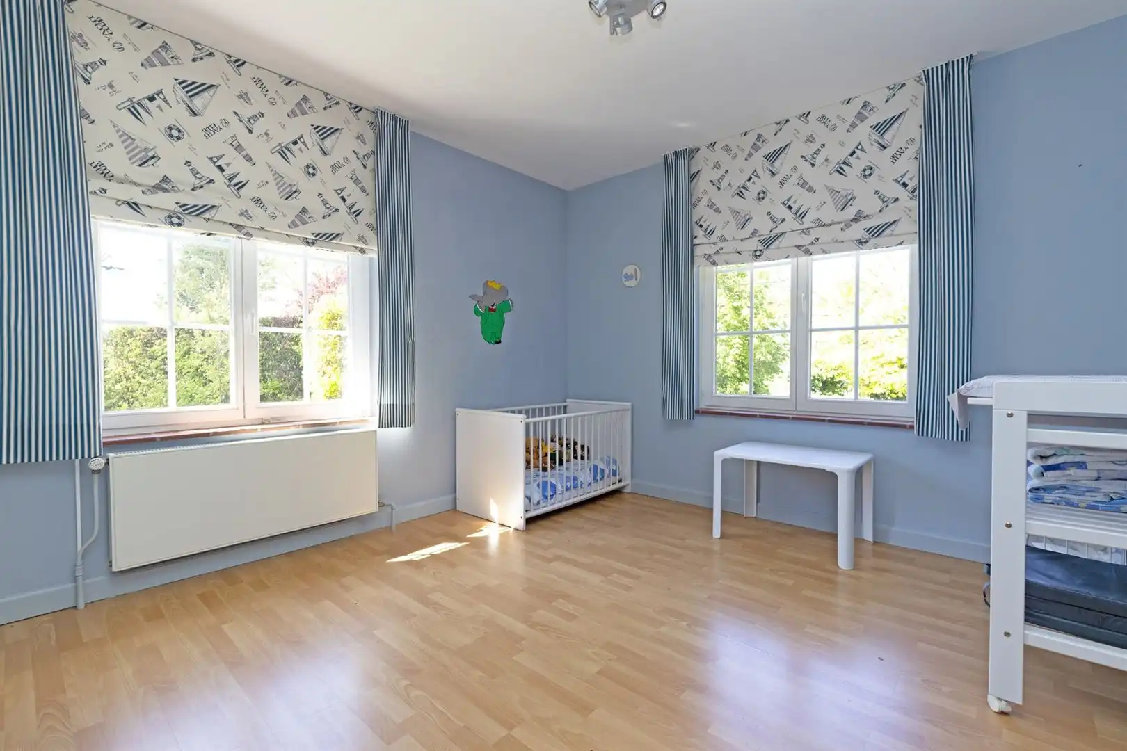 Tijdloze villa in het groen nabij de stad foto 13