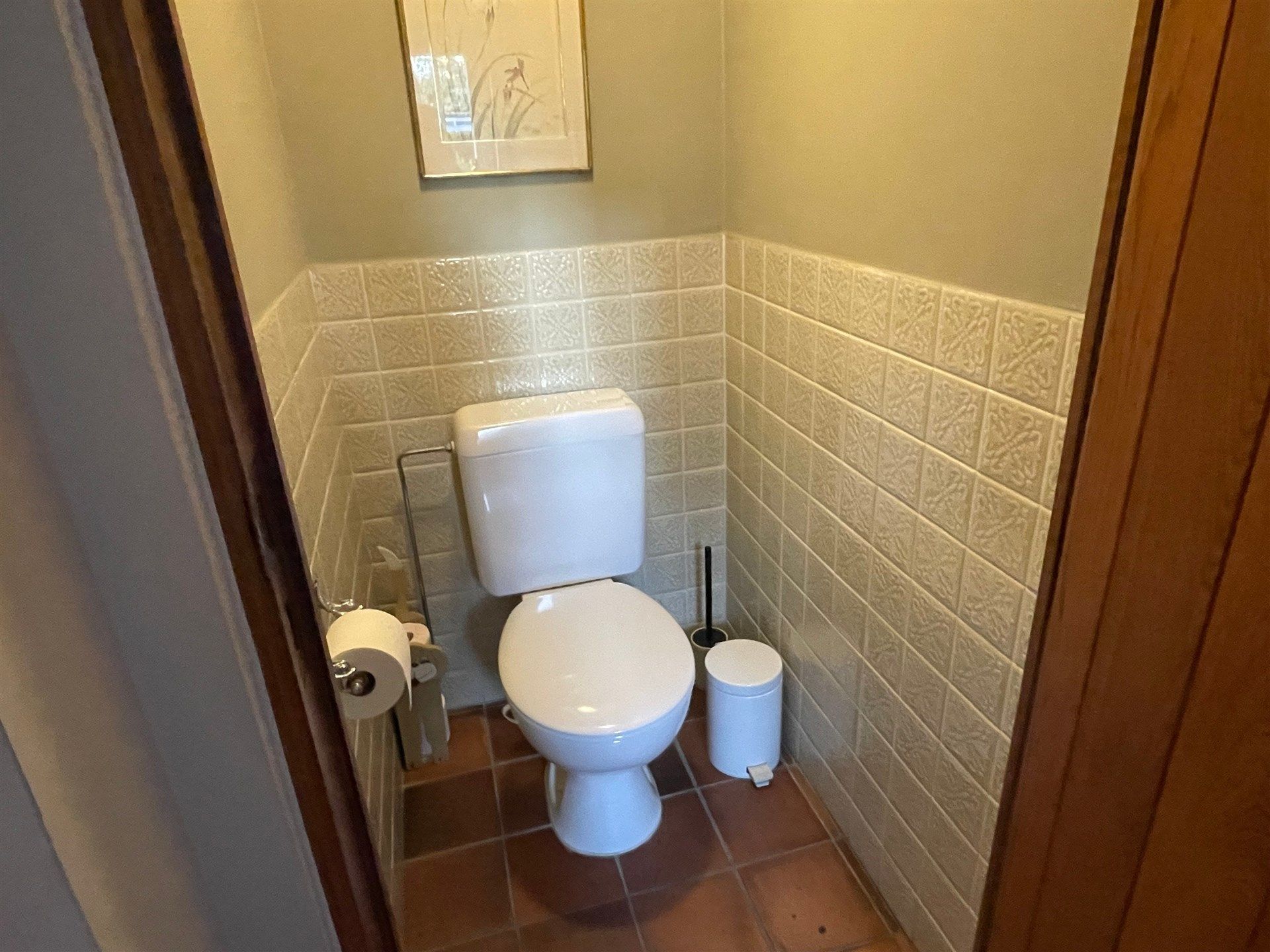 Prachtig midden in het groen gelegen villa in landelijke stijl met tuin en garage. foto 28