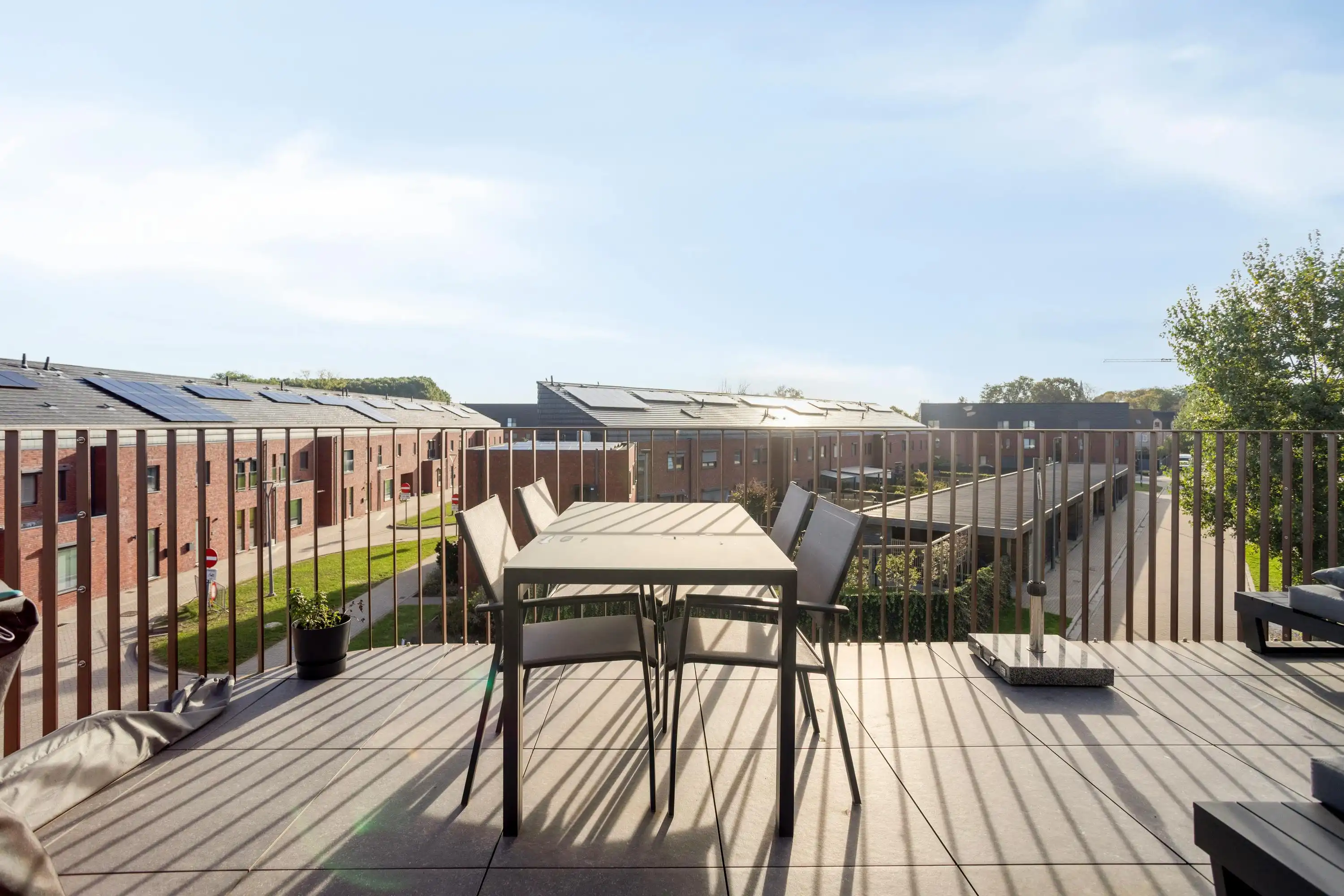 Recent appartement met 3 slaapkamers, terras en staanplaats foto 12