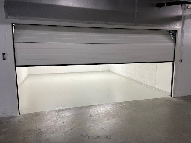 Dubbele gesloten garagebox op wandelafstand van de Zeedijk foto 4