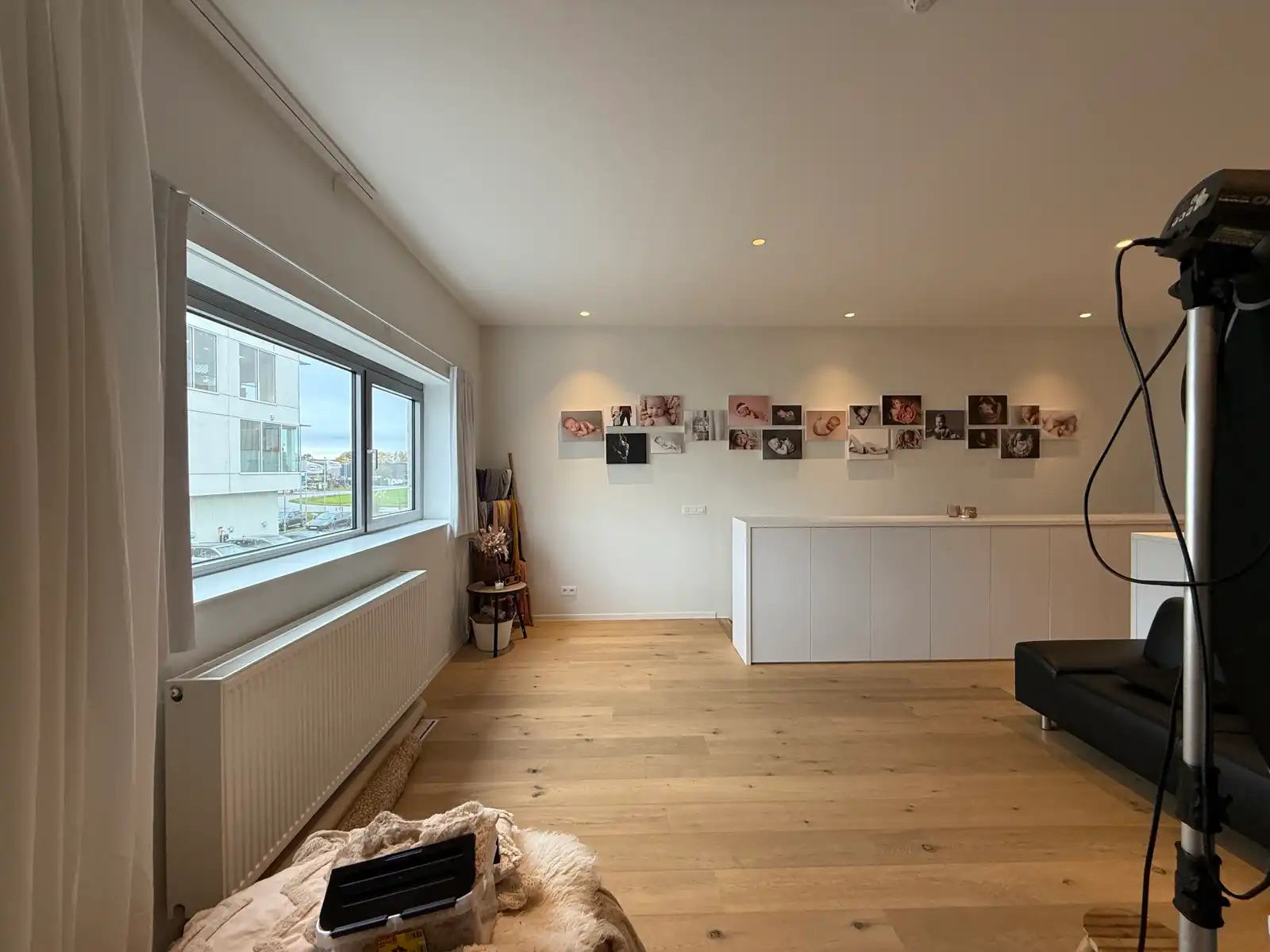 Perfect afgewerkt industriepand met kantoor en loods foto 16