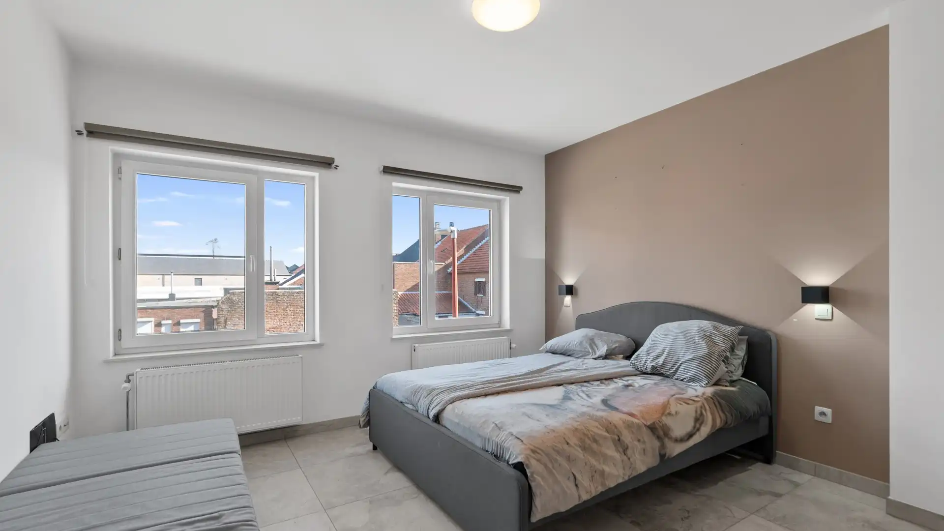 Wonen boven je zaak? Ontdek deze instapklare opportuniteit in het hart van Maasmechelen foto 23