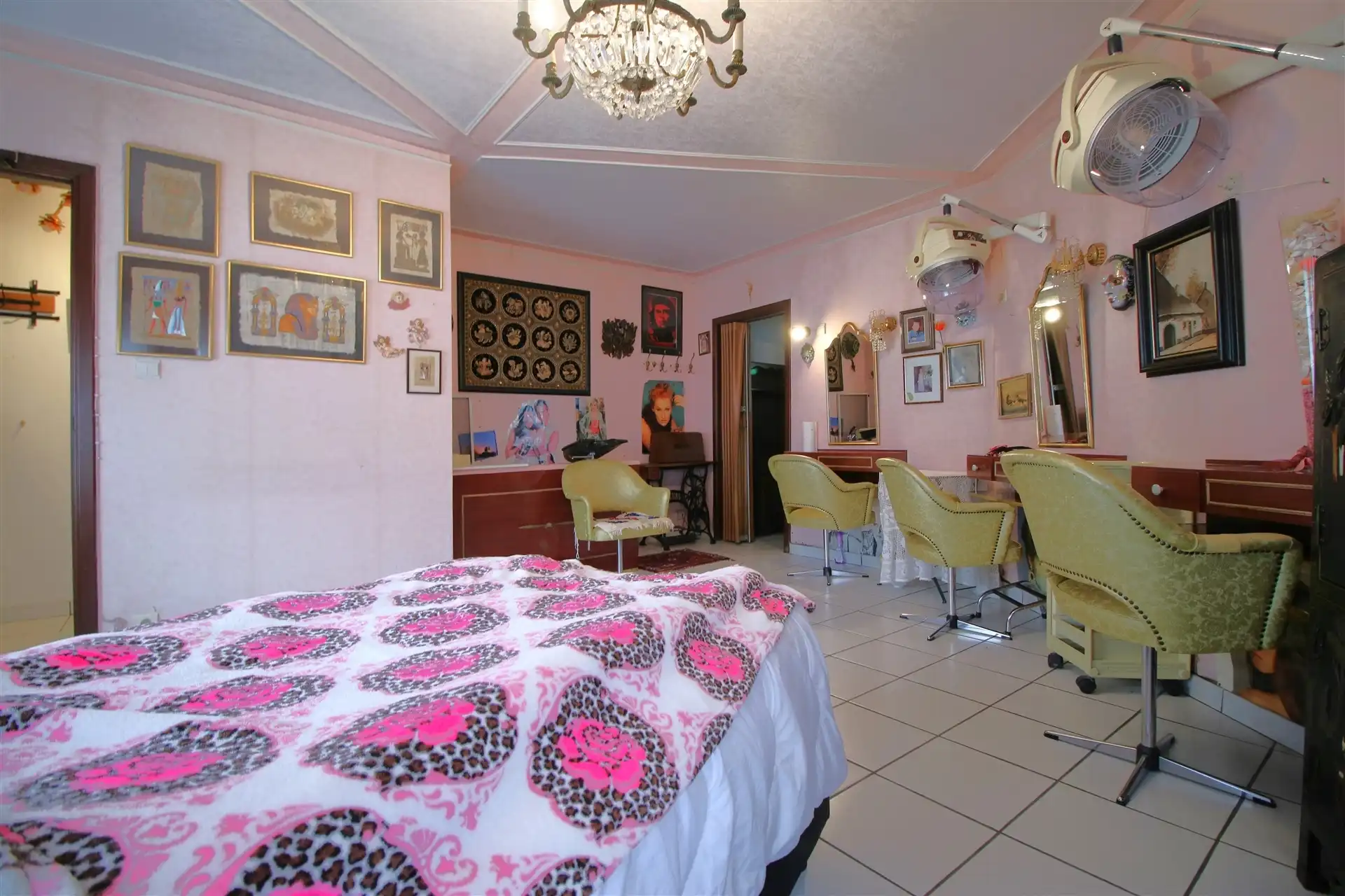 Te renoveren woning / handelshuis in het centrum foto 4