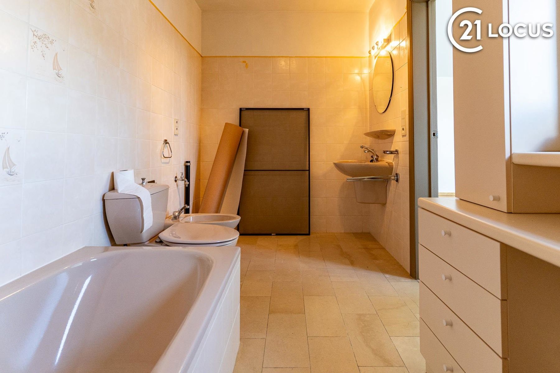 Mooi ruim & lichtrijk appartement centrum Kruibeke te Huur ! foto 8