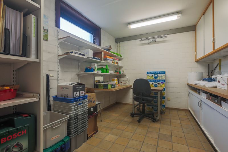 Topligging, Hoog Kortrijk! Te moderniseren alleenstaande woning met 4 slaapkamers, bureau, dubbele garage...ENERGIELABEL C foto 13