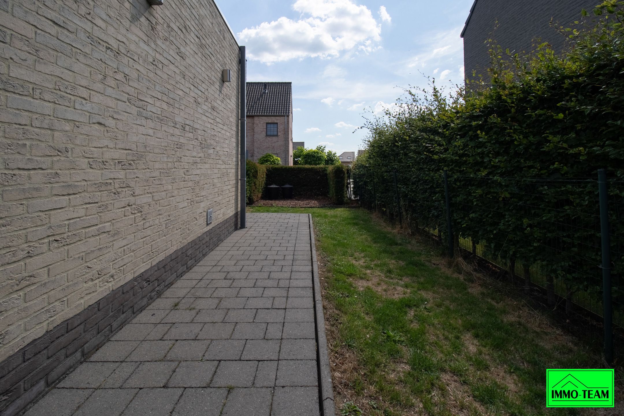 Rustig gelegen en energiezuinige 3-gevelwoning foto 17