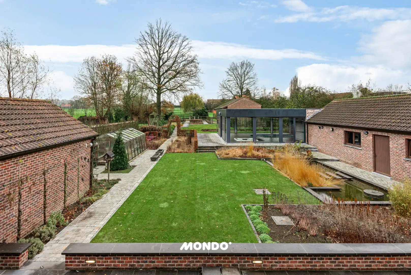 Unieke hoeve  (1.56ha) met paardenfaciliteiten & overdekt zwembad. foto 29