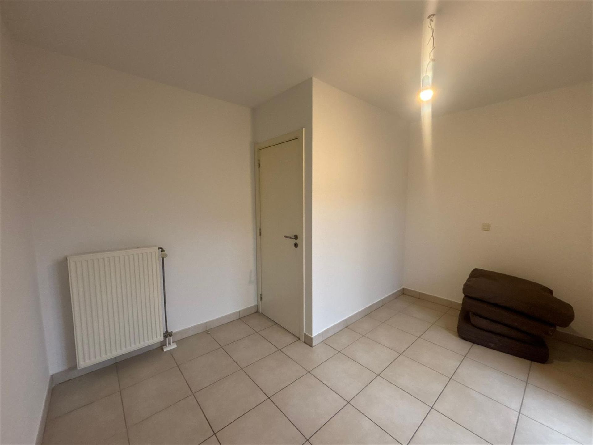 Duplex-appartement met extra zolderkamer + garagebox in het centrum! foto 17