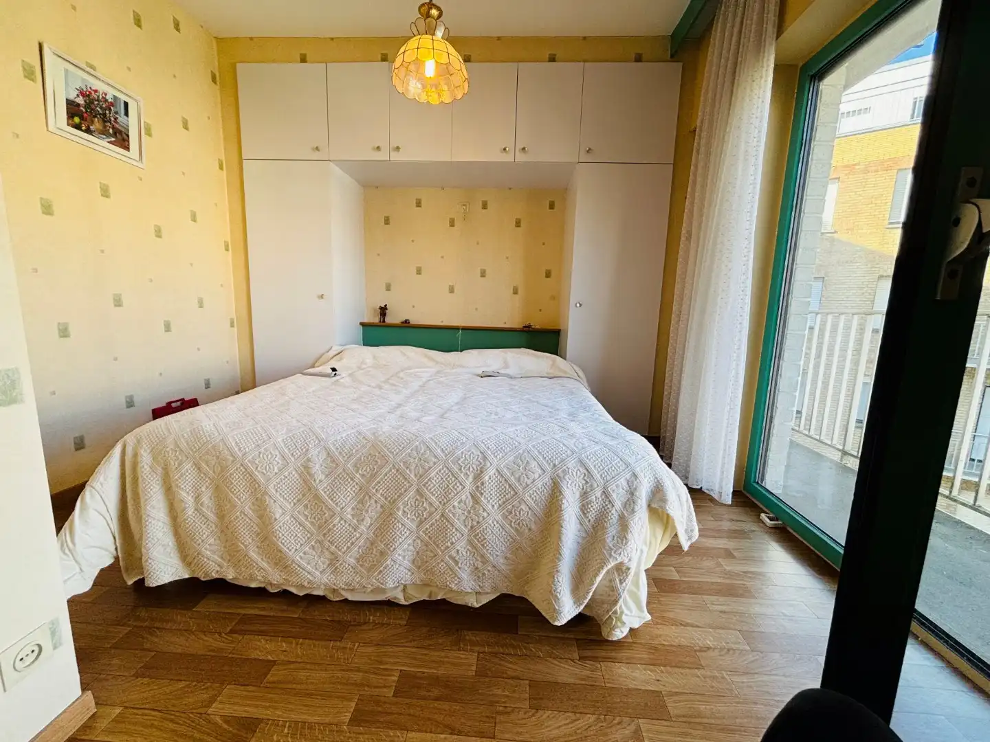 Volwaardig ruim appartement met dubbele garage op voetstap van de zeelijn foto 15