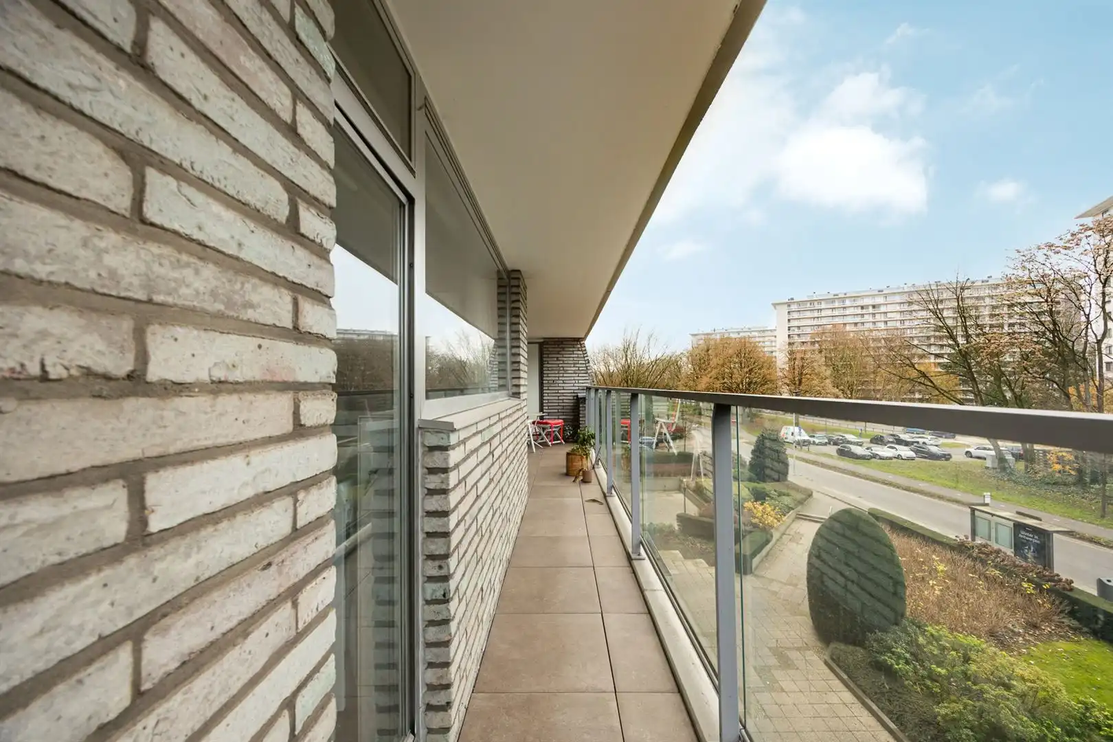 Appartement vol licht, terrassen en potentieel foto 10