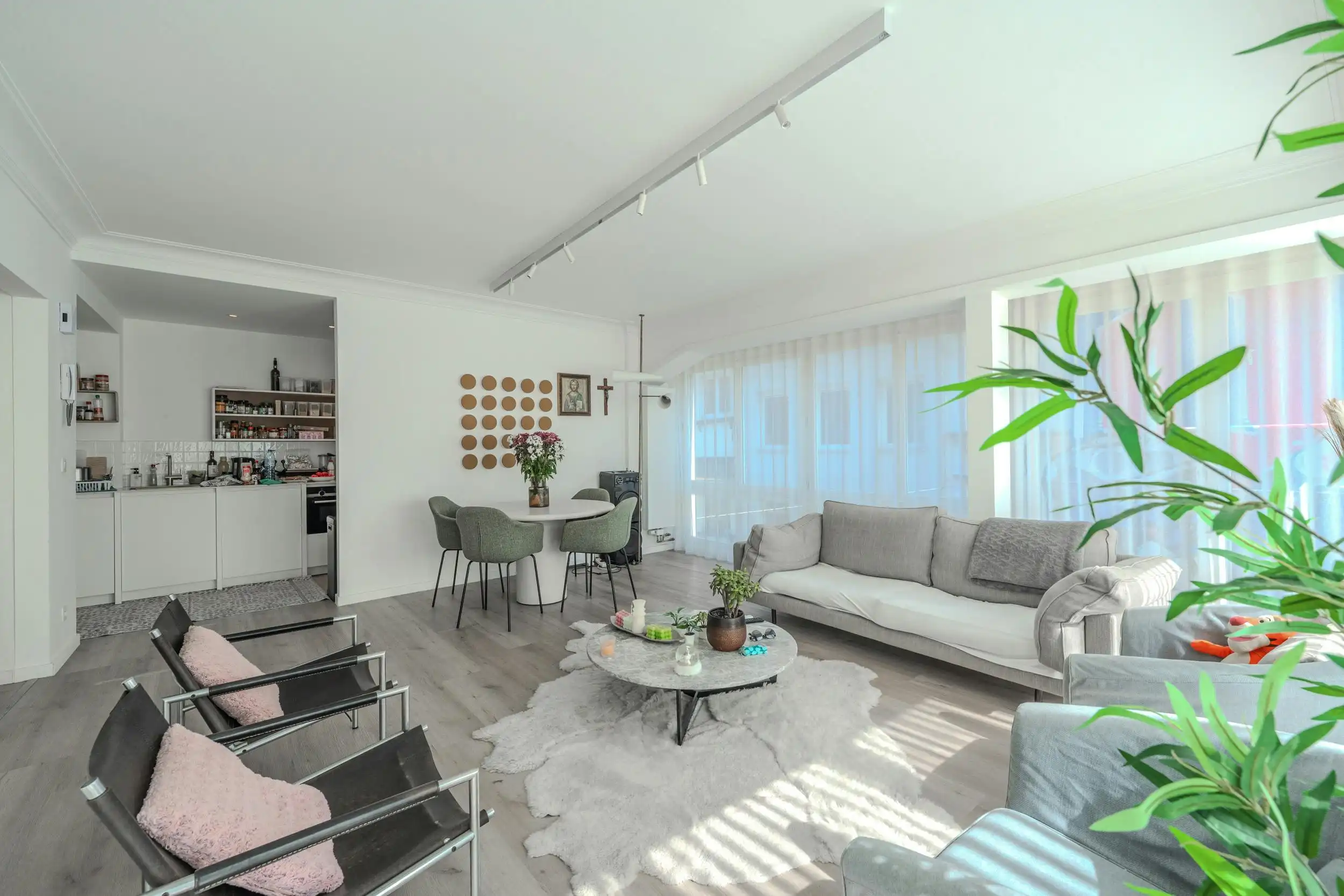 Prachtig gerenoveerd 3-slaapkamer hoekappartement (100m²) foto 4