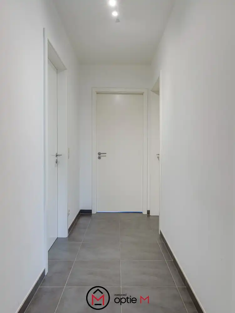 Ruim appartement in Bilzen-Hoeselt met parkeerplaats foto 13