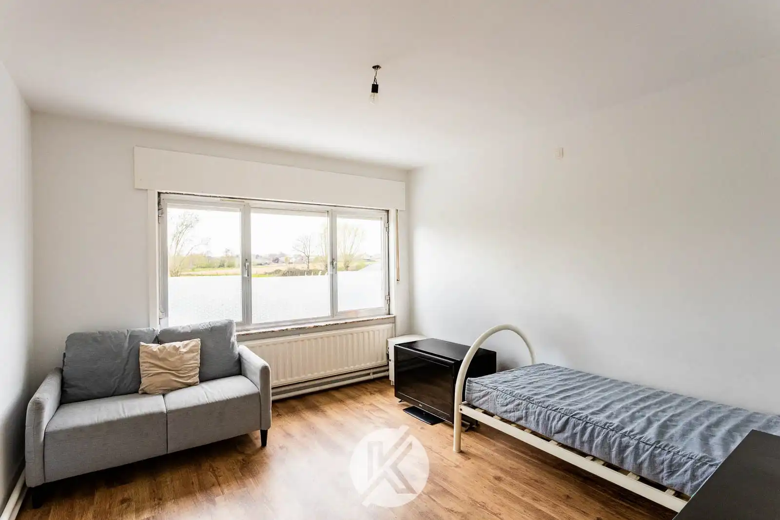 Solide halfopen gezinswoning nabij centrum foto 21