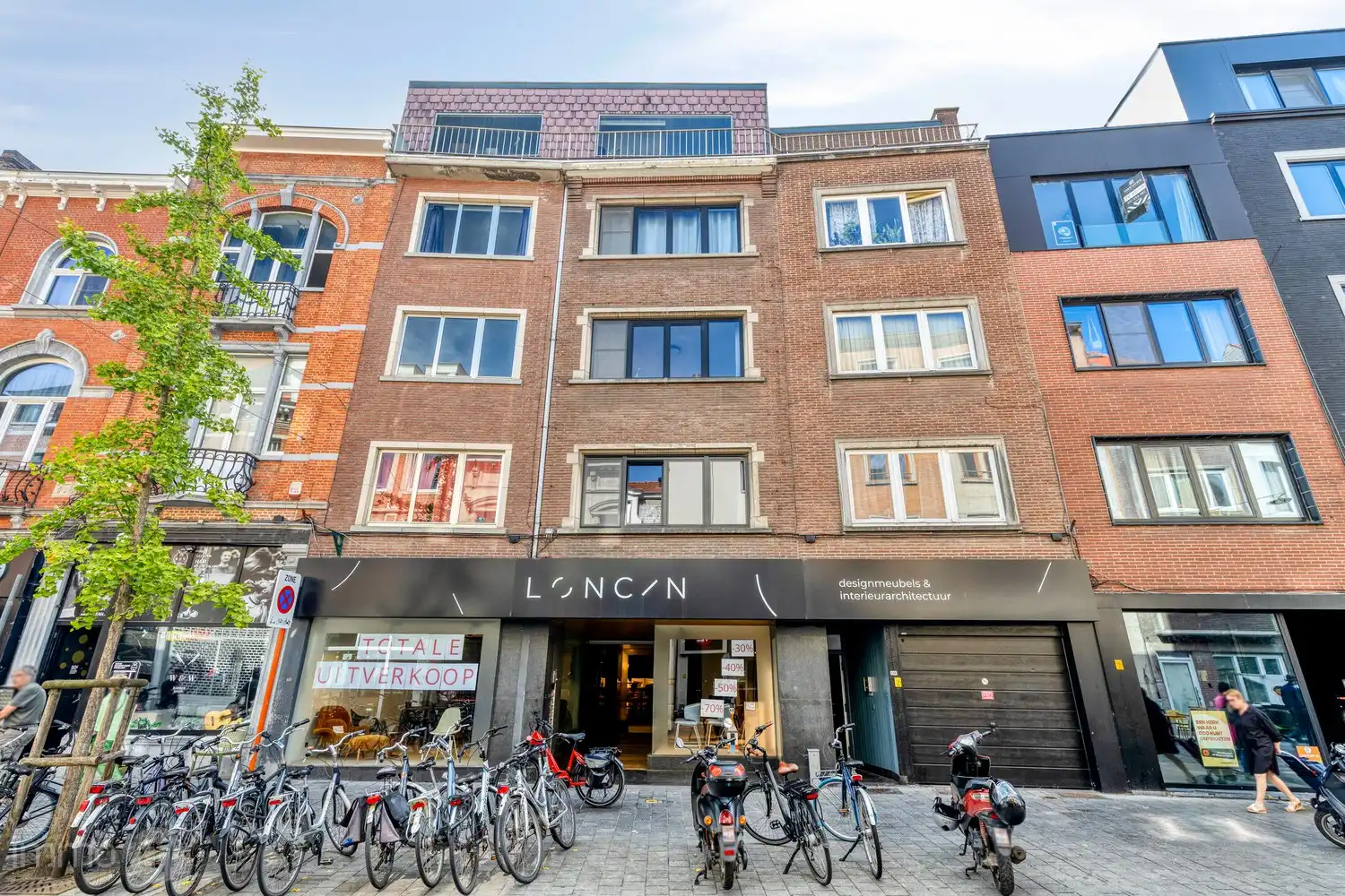 Opbrengsteigendom met 9 appartementen en handelsruimte op toplocatie nabij station Leuven foto {{pictureIndex}}