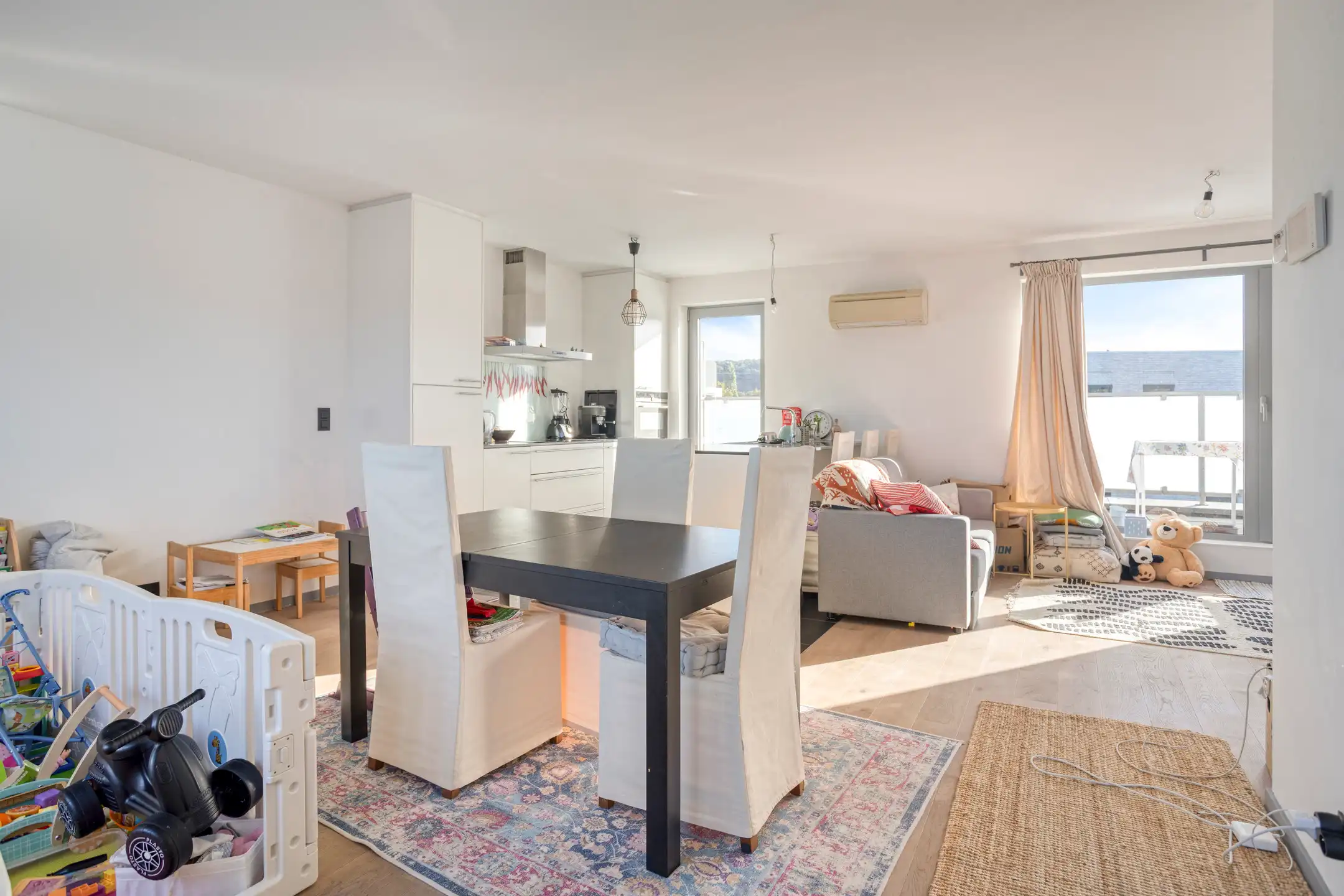 Recent 2 slaapkamer appartement met 3 terrassen in Wezemaal foto 2