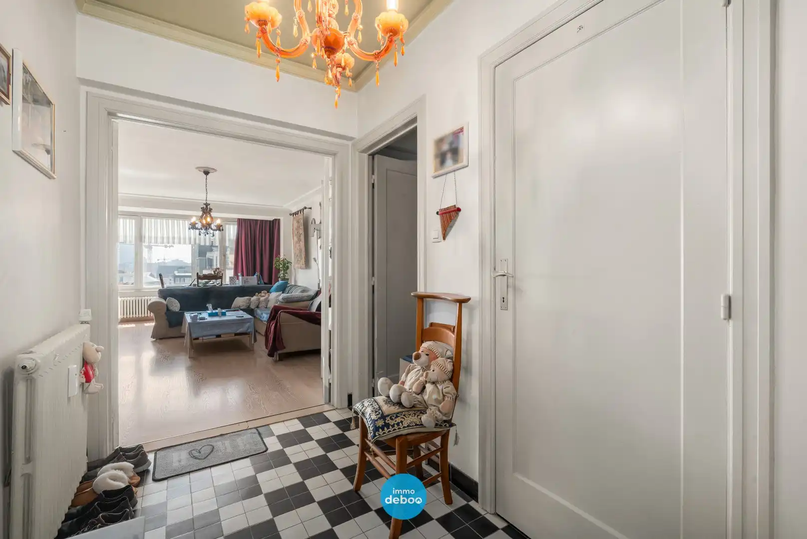 Op te frissen appartement met terras op de 7de verdieping foto 8