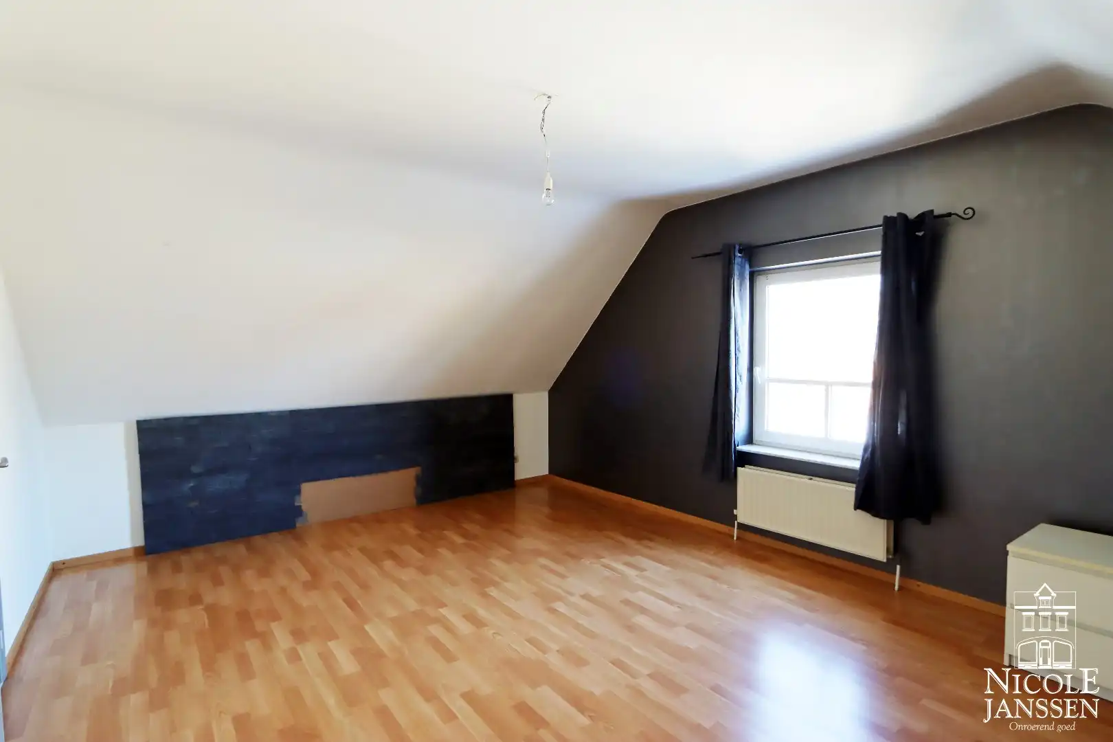 Instapklaar ruim duplex-appartement met 2 slaapkamers en dubbele garage foto 11