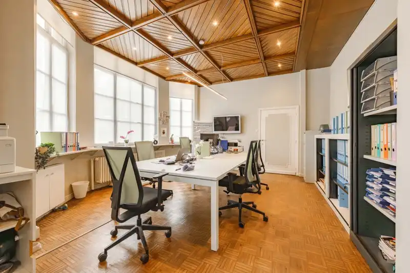 🏡 Unieke herenwoning te huur in het hart van Aarsele! foto 17