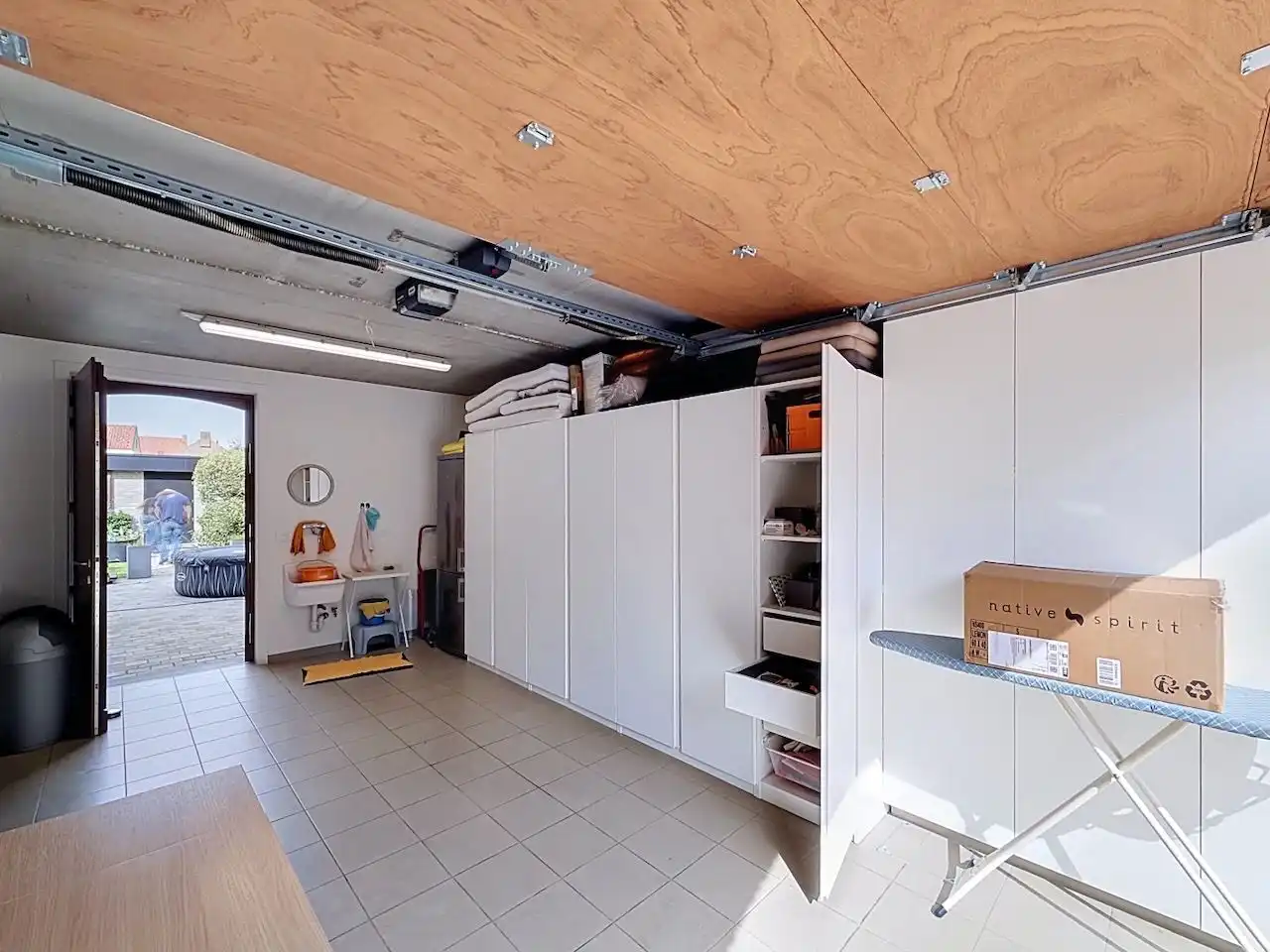 Ruime halfopen, quasi nieuwbouw woning op rustige ligging in het pittoreske Ramskapelle foto 39