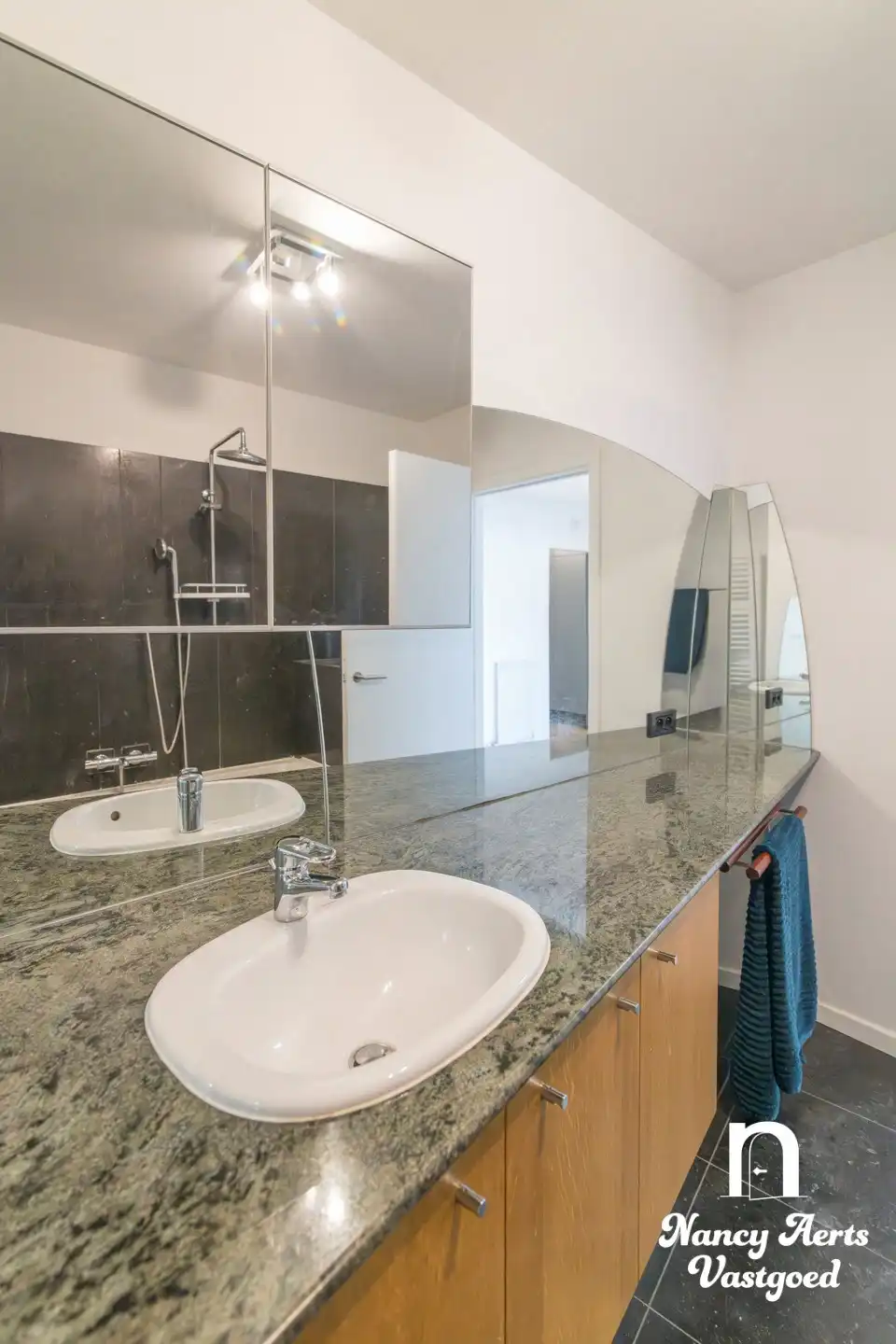 Ruim, lichtrijk appartement met zonnig terras in hartje Paal foto 18