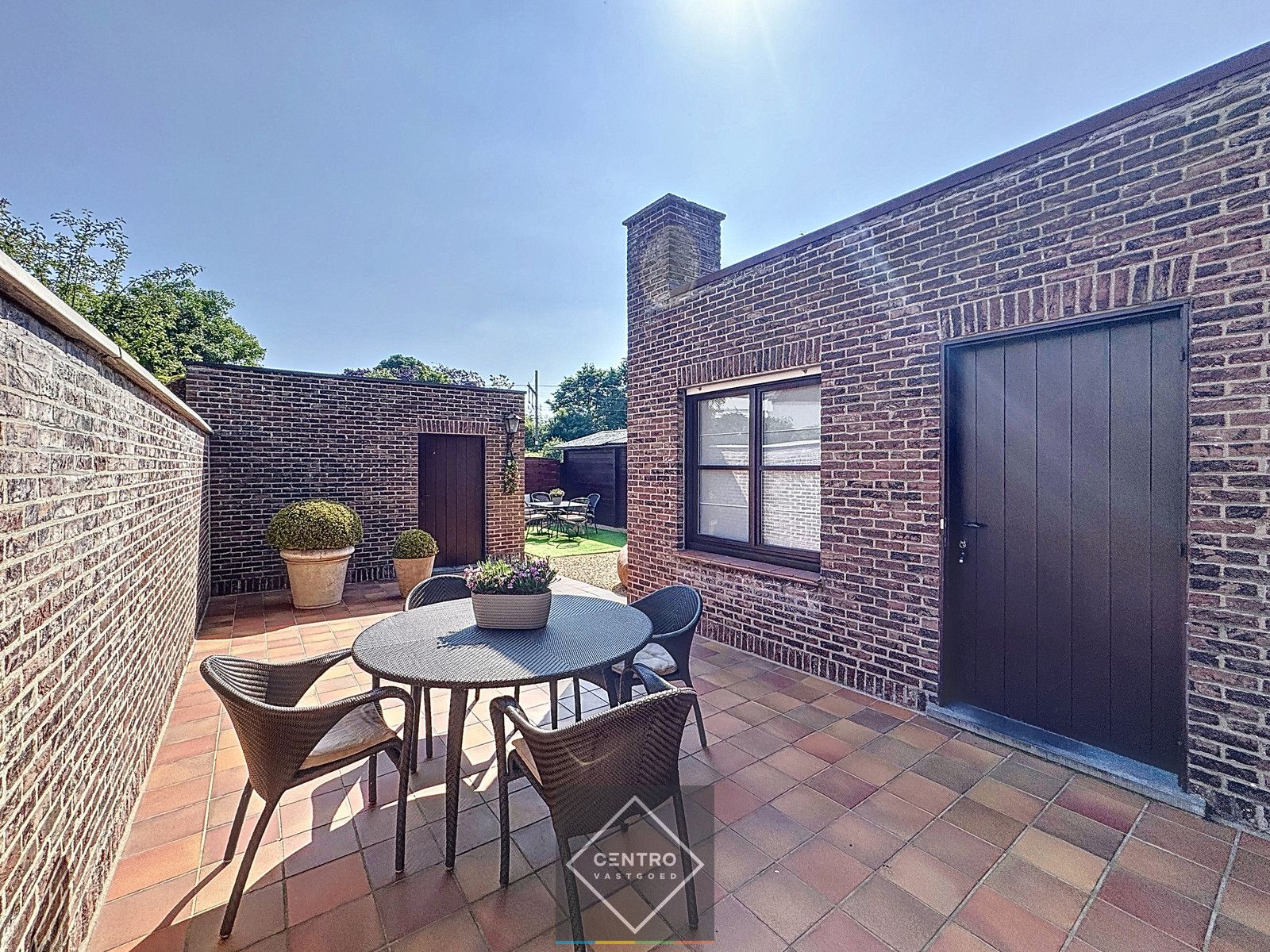PERFECT ONDERHOUDEN woning met 3  à 4 slpks en 2 garages! foto 23