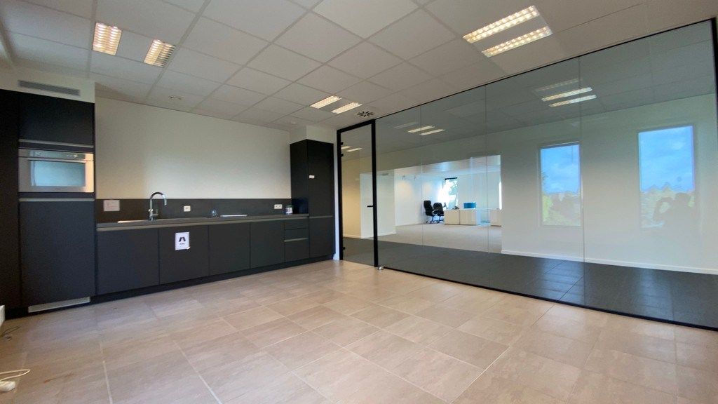Instapklare kantoorruimte te huur vlakbij afrit E17 in Zele foto 14