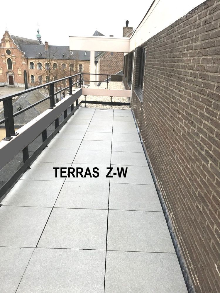 PENTHOUSE MET 3 SLAAPKAMERS IN BREE CENTRUM. foto 12