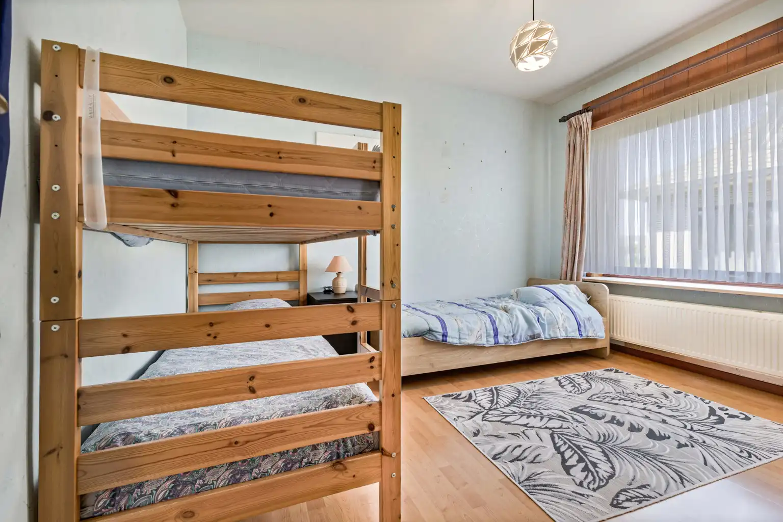 Woning met 2 slpks, zolder, volledig onderkelderd en tuin foto 14