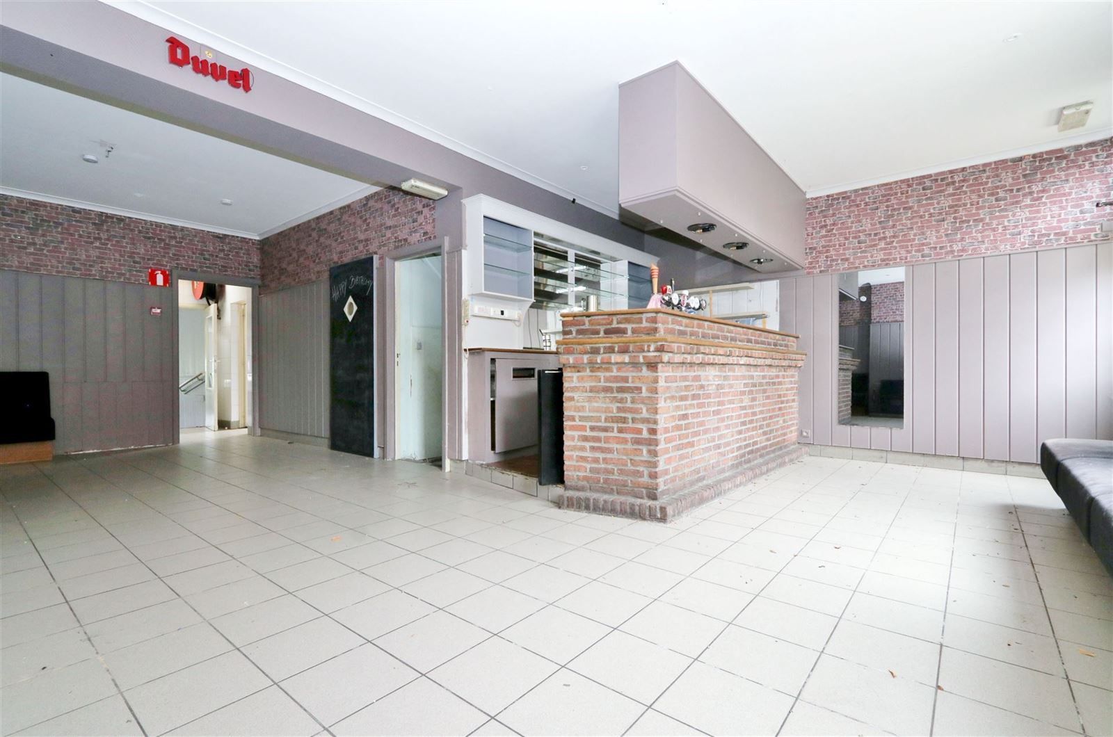 Woning te koop (nu een handelswoning) foto 6