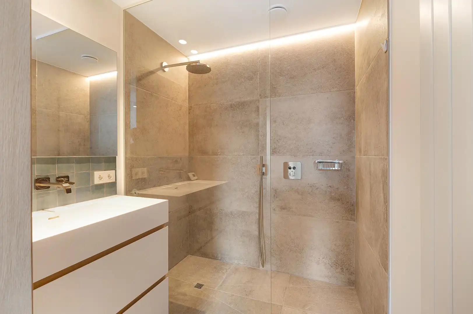 Exclusief en luxueus duplexappartement met panoramisch zicht. foto 26