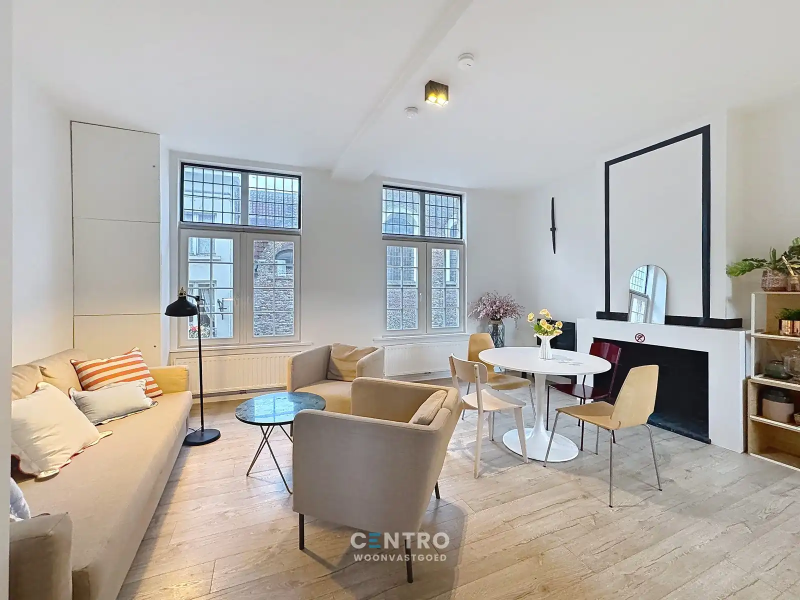 Instapklaar gemeubeld appartement op één van de mooiste locaties van Brugge! foto {{pictureIndex}}