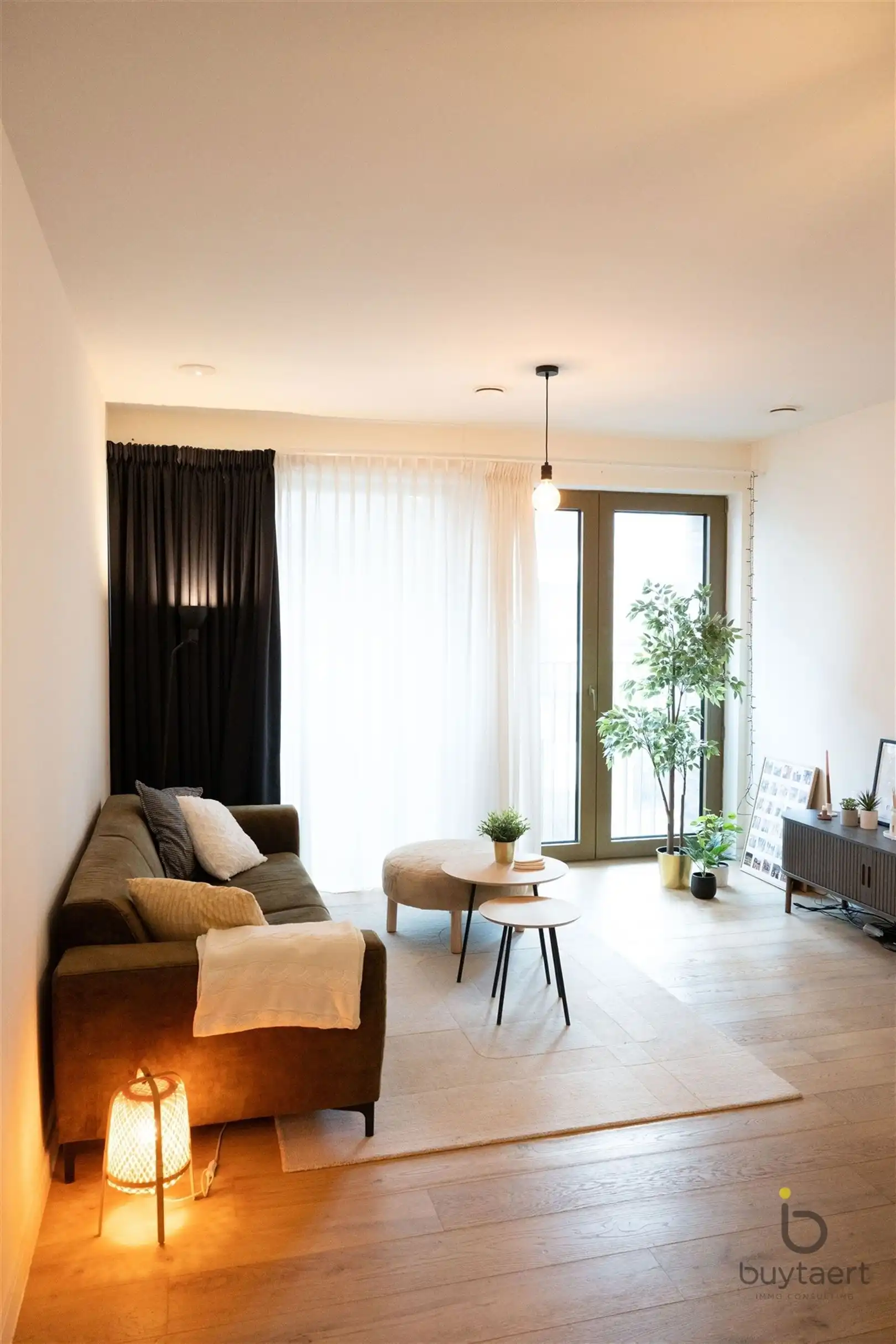 Stijlvol 1-slaapkamer appartement met terras en zicht op Kempisch Dok foto 5