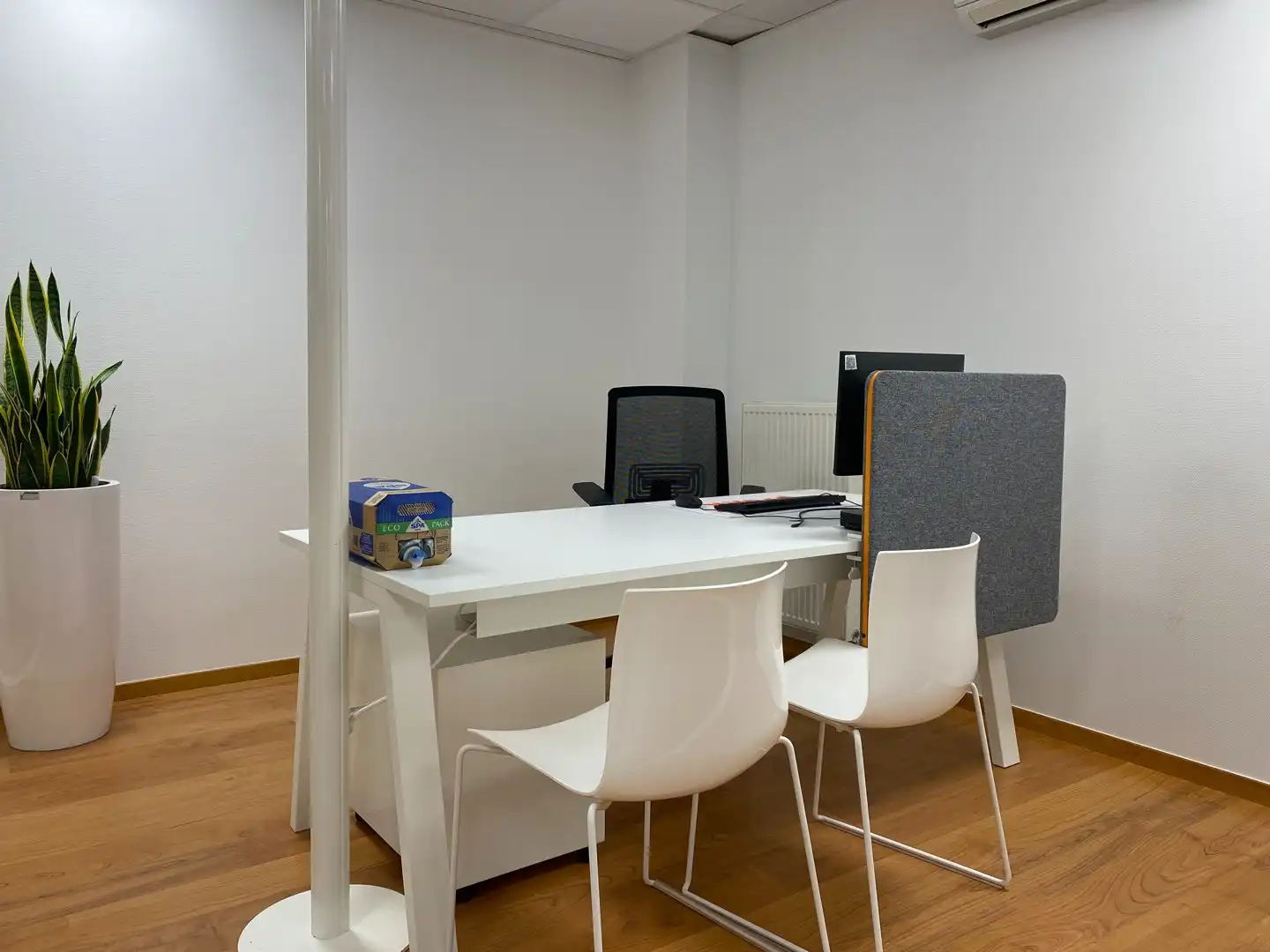 Mooi ruim winkelpand in centrum Eeklo foto 7