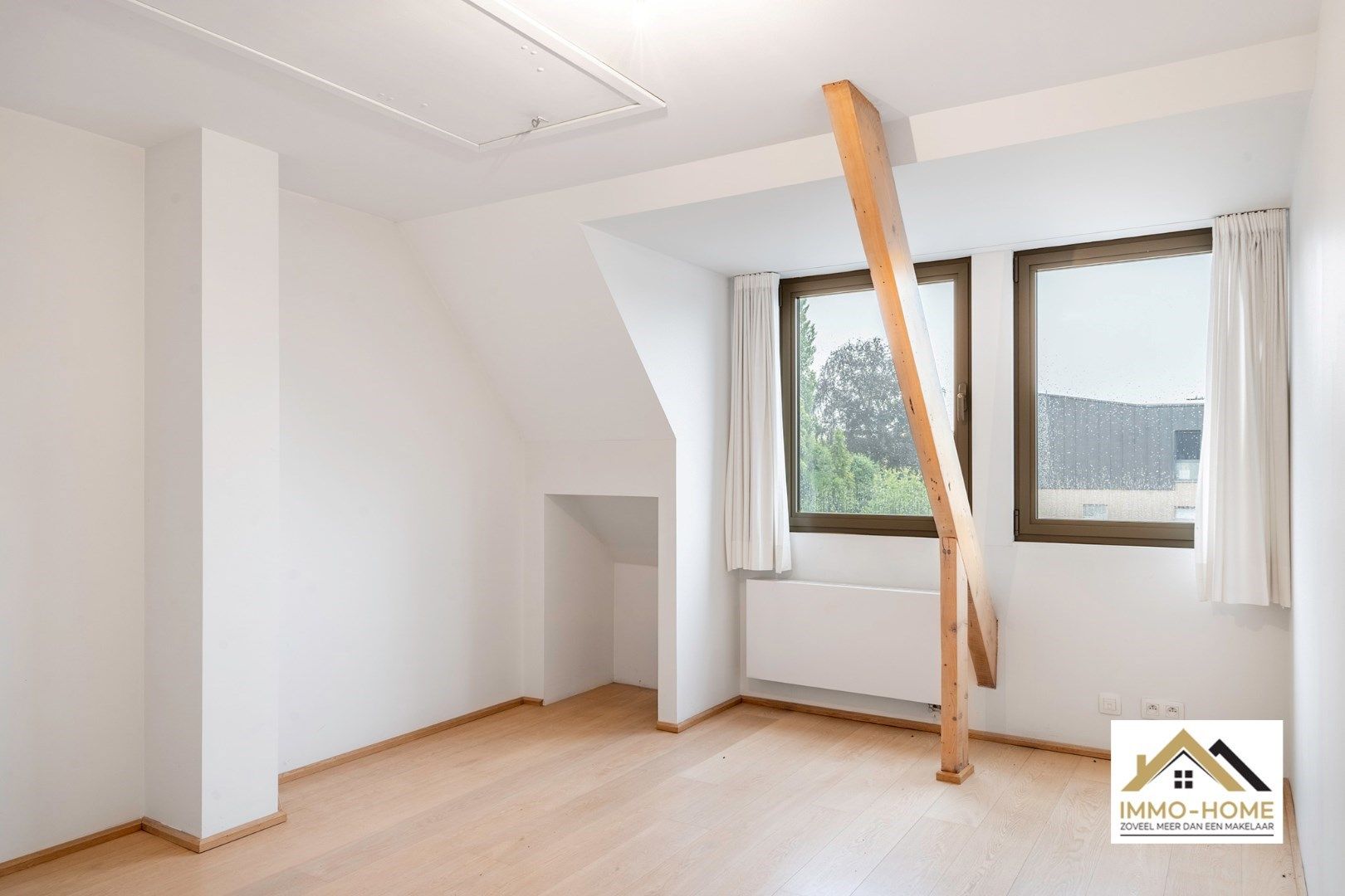 PRAKTIJKRUIMTE/HANDELSRUIMTE MET DUPLEX APPARTEMENT TE ZELE foto 22